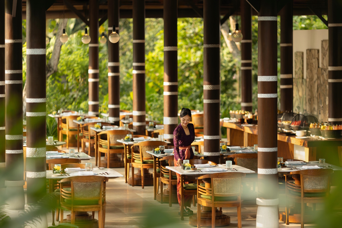 コモウマウブド