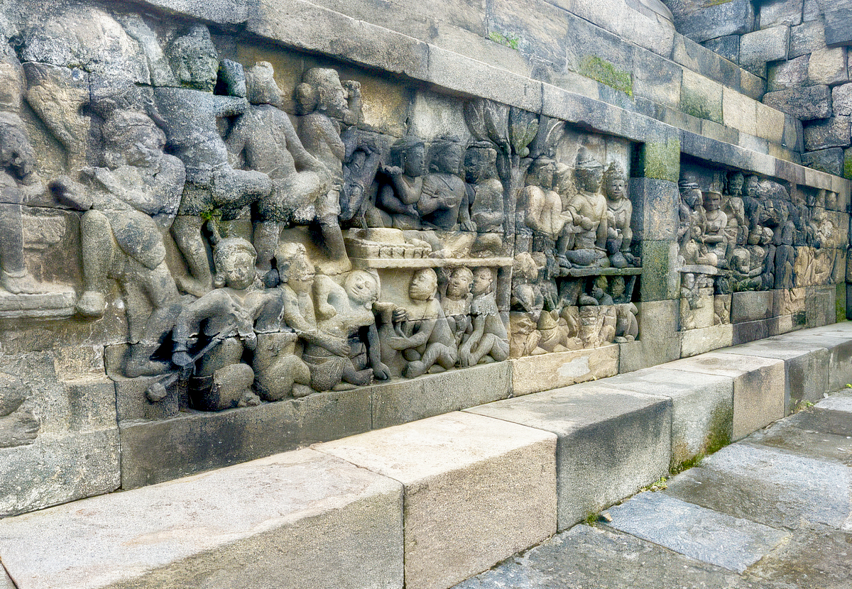 ボロブドゥール寺院の石造レリーフ